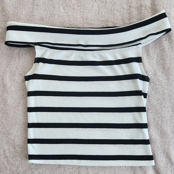 Off shoulder striped crop top - Picture 1 of 3